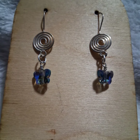 Elegant Silver Butterfly Earrings - Picture 3 of 3